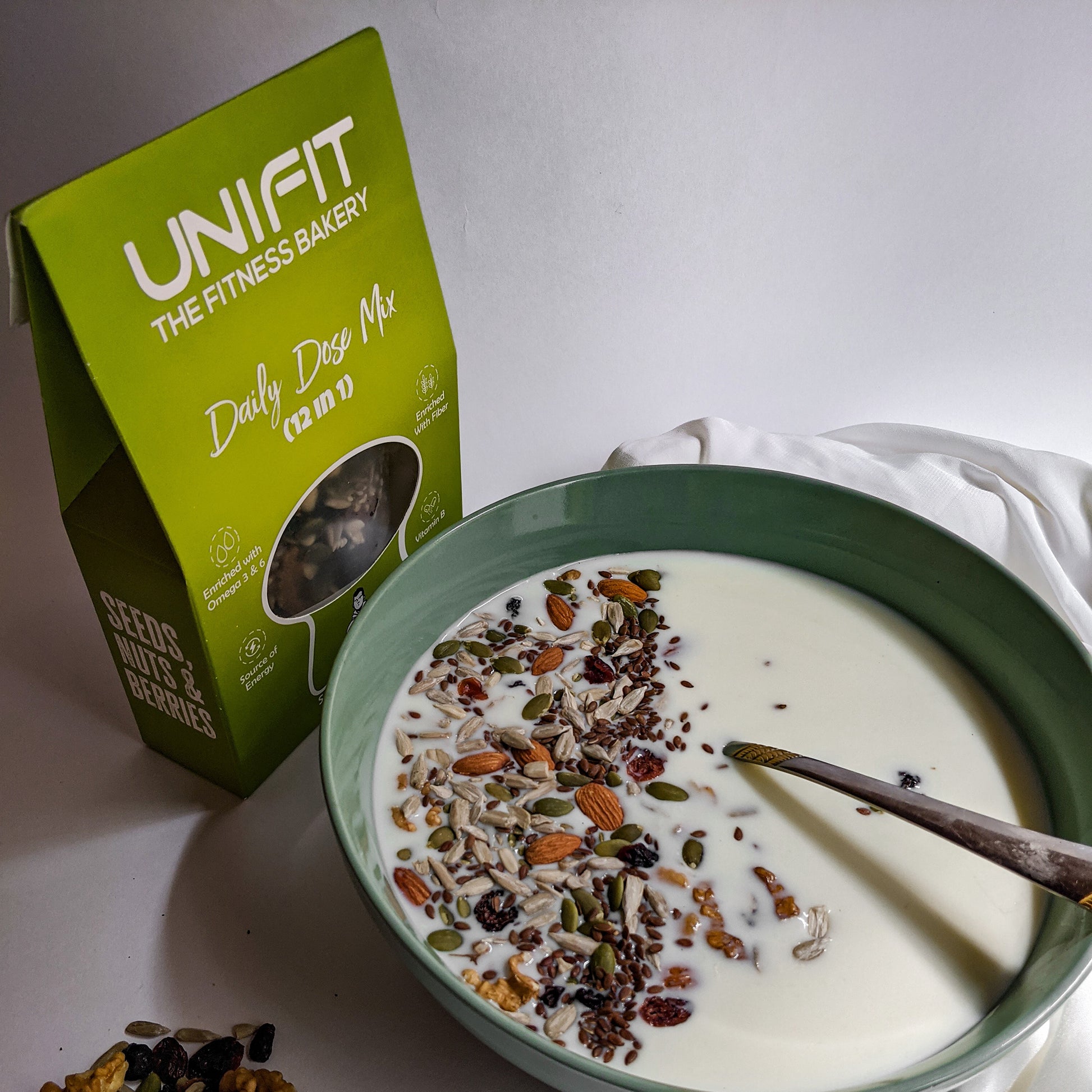 Unifit Daily Dose Super Healthy Breakfast with Nuts, Seeds, and Blueberry Mix